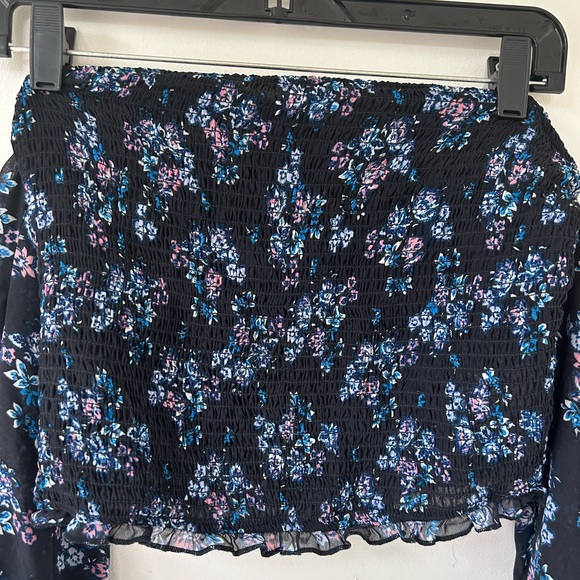 Wild fable floral top size medium - Picture 2 of 5